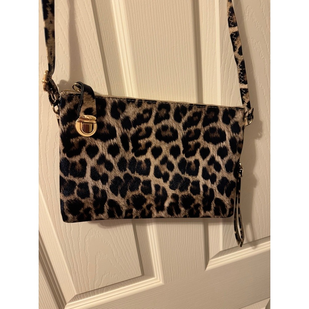 Animal print crossbody bag, NWOT‎